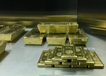 Internacionales: ¡El Oro se Dispara hacia lo Desconocido con el Empuje Implacable de los Fondos Inversores!