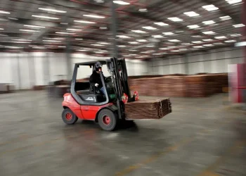 Internacionales: «¡Cobre en picada ante datos desfavorables de fábricas chinas y fortaleza del dólar!»