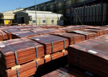 Internacionales: El Vaivén de los Metales: Cobre Retrocede en Medio de una Tormenta de Ganancias y Coberturas