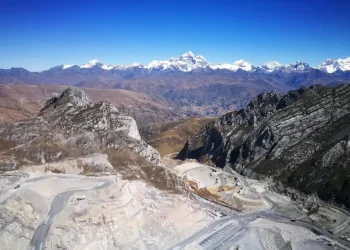 Perú: «La Fiebre del Oro del Siglo XXIV: Explosión de Inversiones en Exploración Minera»