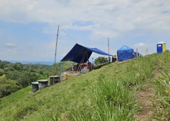 Colombia: «Brillando con Fuerza: Descubrimientos Innovadores en Santa Ana»