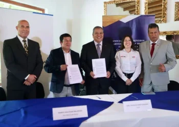 Perú: «Alianza Histórica en Cajamarca: Pan American Silver y Mineros Artesanales Firman Convenio de Oro»