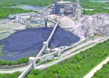 Colombia: «Desafíos en la Mina de la Discordia: El Auge y la Caída de la Industria en Colombia»