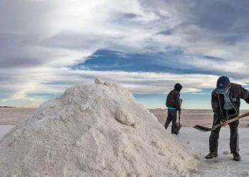Chile: «El Oro Azul del Desierto: Arabia Saudita y Chile en una Encrucijada por el Litio»