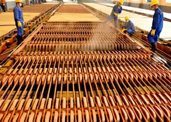 Internacionales:  «El Cobre Se Dispara: Una Montaña de Oportunidades en Plena Ebullición»