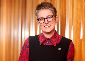 Internacionales: La Brillante Incursión de Laura Tyler en el Mundo Minero de Europa