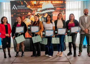 Chile: Empoderando a Mujeres en la Minería: Un Futuro Brillante para Antofagasta