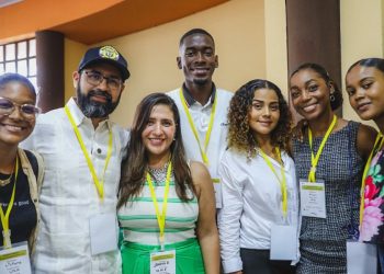 Colombia: «Brillando en el Horizonte: Cumbre Minero-Energética del Chocó Ilumina el Futuro Energético»