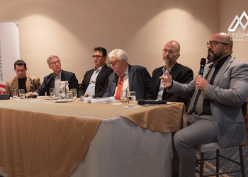 Ecuador: «El Laberinto Mineral de Ecuador: Un Vistazo a las Voces que Forjan el Futuro Energético»