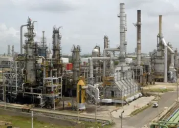 Colombia: Ecopetrol Apuesta Millonaria por Combustible Sostenible de Aviación