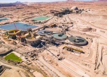 Chile: Centinela en Expansión: Gigante de Cobre en Marcha