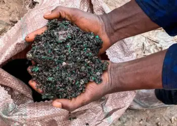 Internacionales: Cobalto en la cuerda floja