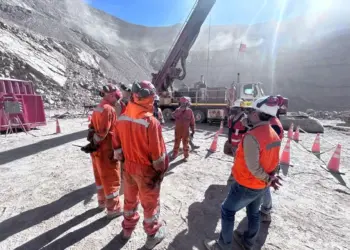 Chile: Foraco en Lomas Bayas