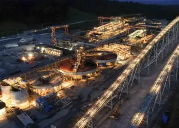 Internacionales: FQML Refuerza sus Finanzas