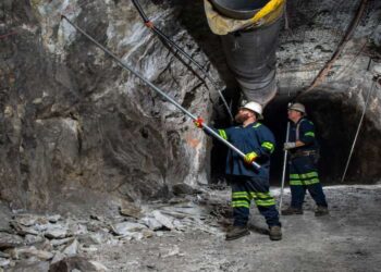 Internacionales: Titan Grafito Americano